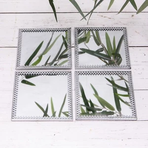 4er Set Silber Quadratisch Spiegel Glas Untersetzer Dekorativ Metall Rand Getränke Tischmatte - Bild 1 von 3