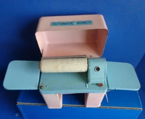 MUÑECA INFANTIL VINTAGE PLANCHA AUTOMÁTICA PARA ROPA DE MUÑECA - FUNCIONA CON PILAS - MEDIADOS DE CENTAVO - Imagen 1 de 11