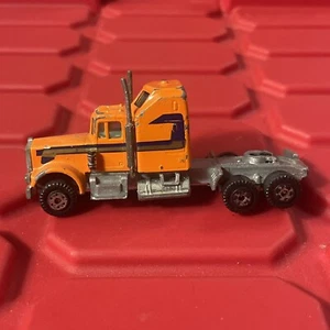 Camión semi tractor Yatming Kenworth Conv W900 Aerodyne cabina naranja dañado de colección - Imagen 1 de 5