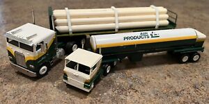 Air Products Conrad Truck Cylinder Load & Winross Tanker