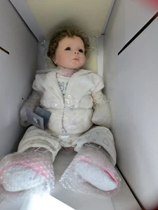 Regina Swialkowski Puppe Anja 45cm  sitzend  Heartland Mint Collection lim. F30 - Bild 1 von 9