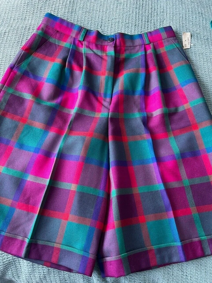 Vintage 80s Shorts Size 16 Johnstons of Elgin Retro Golf Bermuda Pink Cottage - Image 1 of 4