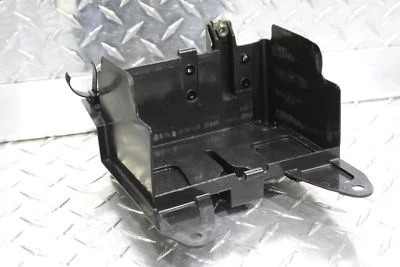 Yamaha YZF R1 2006 trasero trasero trasero bandeja de batería plástico Foto 1 de 4