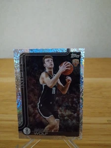 2025-26 Topps Basketball - Danny Wolf Sand Glitter #227 RC - Picture 1 of 4
