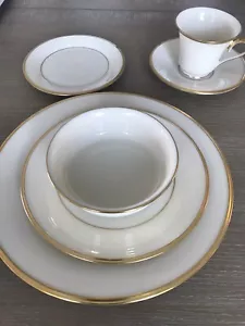 Lenox ETERNAL Bone China Set, 6-Piece Setting, Ivory with Gold Trim. Made USA - Picture 1 of 5