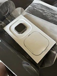Apple Watch Ultra 2nd Gen 49mm Titanium Beige Band, GPS-CELL, Unlocked - Photo 1 sur 11