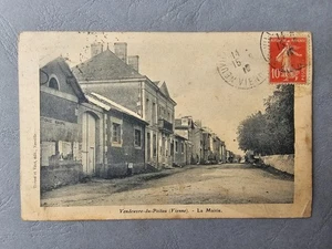 CPA / Carte postale ancienne - VENDEUVRE DU POITOU - La mairie (86) - Imagen 1 de 12