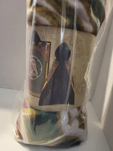 Lord Of The Ring War Of The Rohirrim Hooded Blanket Cinema Exclusive - Picture 1 of 5