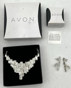 AVON CASCADING BAGUETTES COLLAR NECKLACE WITH MATCHING PIERCED EAR CUFFS NIB - Picture 1 of 23