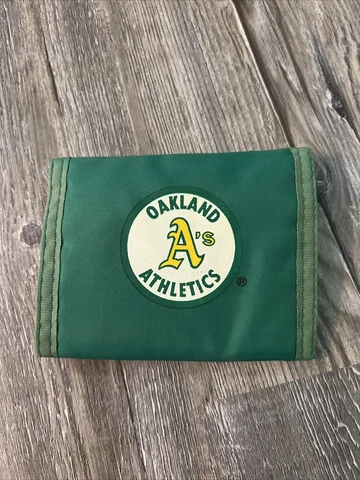 Vintage Oakland A's Athletics Union 76 Logo Tri-Fold Green Wallet NOS OOP Cover