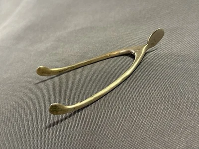 Pinzas de azúcar antiguas de plata esterlina Wishbone con figura de Gorham Foto 1 de 4