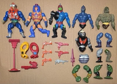Lote de figuras de colección MOTU He-Man Masters of the Universe piezas de armadura armas Foto 1 de 4