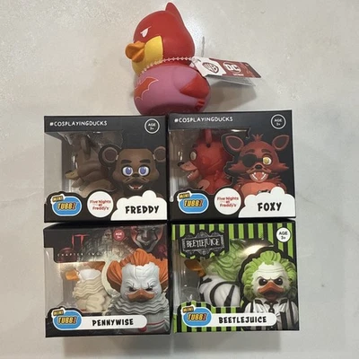 Lote de 5 mini patos TUBBZ - Freddy, Foxy, Pennywise, Beetlejuice, Batgirl  Foto 1 de 4