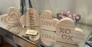 Mondo Llama Paint-your-own Hearts Set Of 4 Valentines Day Craft Wooden Sign New - Picture 1 of 9