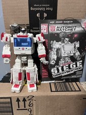 Transformers War for Cybertron Ratchet Deluxe Class Walgreens Exclusive