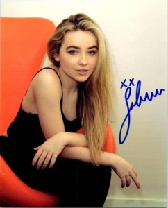Sabrina Carpenter photo Reproduction signature quality photo - Picture 1 of 2