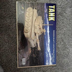 Heavy Machines 1508/1510 2 Puzzles 3-D Woodcraft Construction Tank & Cruiser - Picture 1 of 3