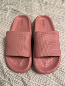 Neu ohne Etikett Damen Schaumstoff-Pantoletten Sandalen weiches Tragegefühl pink lila Größe: 10 - Bild 1 von 2