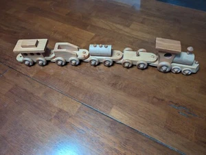 Vintage Train Set Solid Wood 5 Cars Interchangeable Kids Excellent Condition - Picture 1 of 9