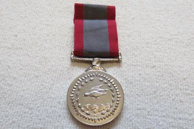 Order INDIA WAR MEDAL AGAINST SRI LANKA 1986, ON THE RIBBON ! - Image 1 of 3