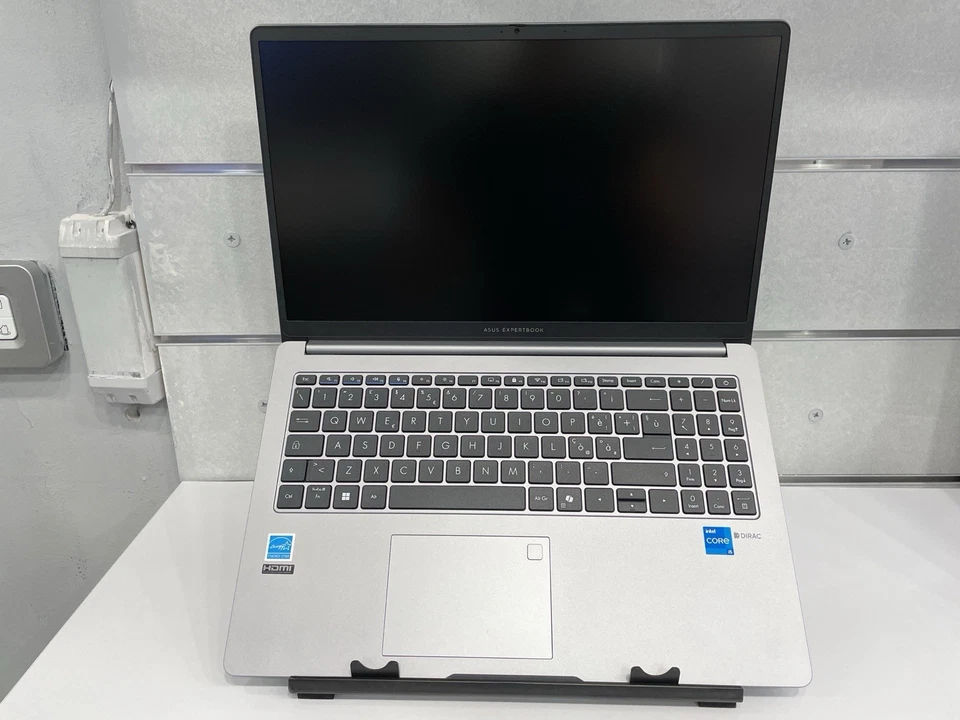 Asus ExpertBook P1 Notebook 15.6" FHD i5 8 GB SSD 512 GB Grigio 90NX0881-M00NF0