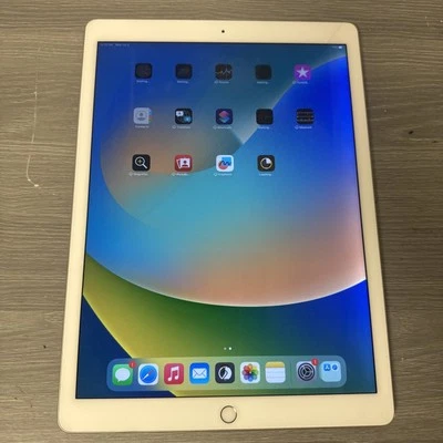 Apple iPad Pro 12.9 1ª Generación 128 GB WiFi A1584 Dorado ML0H2LL/A **Pantalla agrietada** Foto 1 de 4