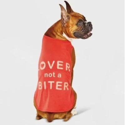 NUEVO Camiseta sin mangas Boots & Barkley Gráfico 'Lover Not a Biter' Perro Talla Mediana Foto 1 de 2