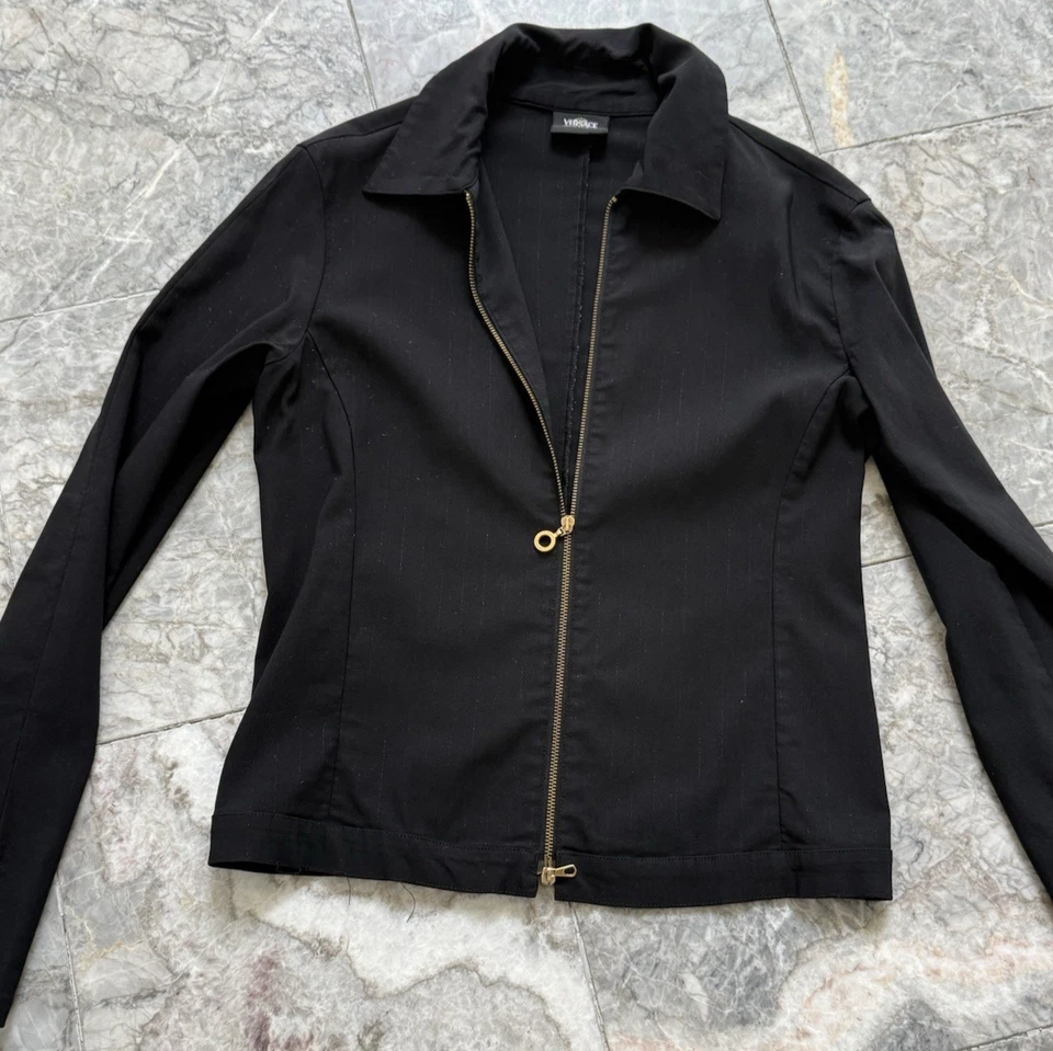 Jaqueta VERSACE JEANS Couture listra metálica preta clara tamanho IT 40 logotipo zíper - Imagem 1 de 4