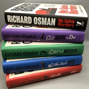 Richard Osman Thursday Murder Club 1 2 3 4 We Solve Murders 5 Hardcover Book Set - Imagen 1 de 15