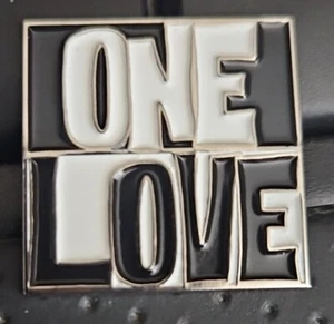 One Love Black & White Lapel Hat Pin - Silver Metal U2 Bob Marley Badge Brooch - Picture 1 of 2