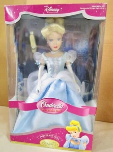 NEW  DISNEY  BRASS  KEY  CINDERELLA 2004   16"   (J) - Picture 1 of 2