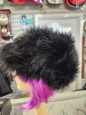 Sombrero de invierno vintage de piel de cordero italiano negro de los años 70 8 pulgadas Foto 1 de 4