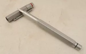 Vintage Fountain Pen Silver Steel ROTRING 600 Newton Penna Stilografica Acciaio - Foto 1 di 5