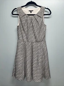 Express Size 4 100% Polyester Sleeveless Fit + Flare Dress White/Black Geo Print - Picture 1 of 18