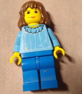LEGO Harry Potter Hermione Granger Minifigure Minifig 4723 Medium Blue Torso - Picture 1 of 3