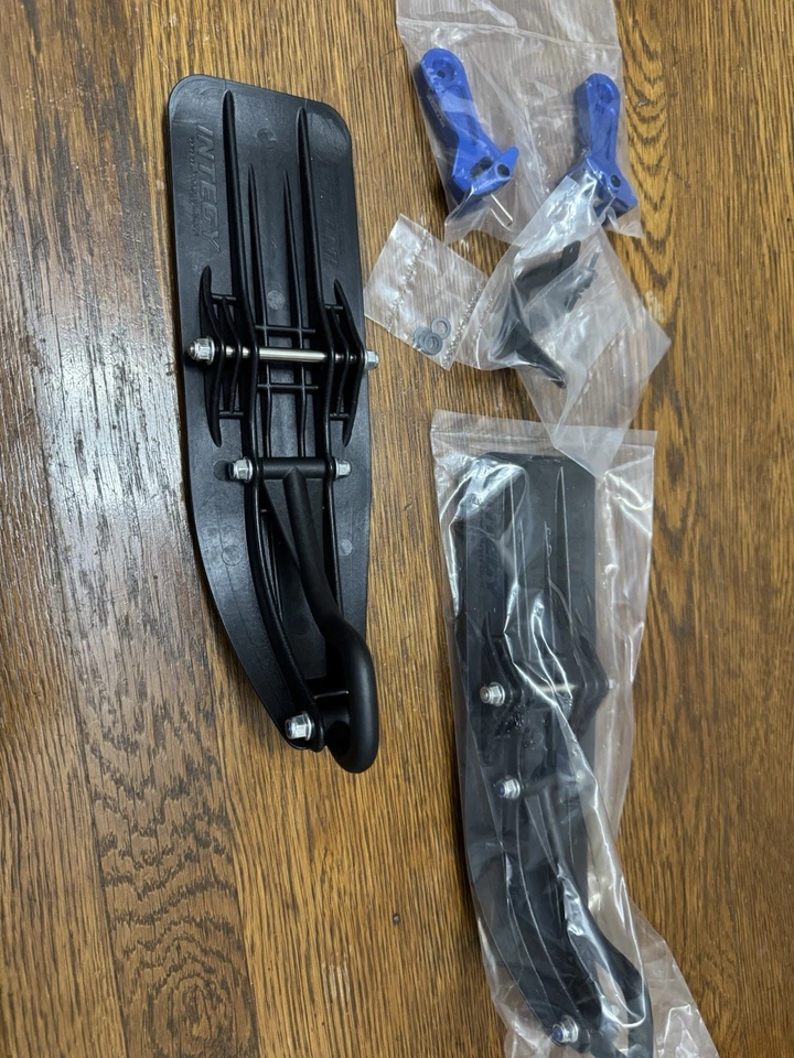 Accesorio de trineo delantero Integy para granito Aarma Foto 1 de 4