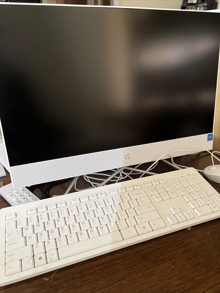 HP 22-dd0010 21.5" (256GB SSD, AMD Athlon 3050U, 2.30 GHz, 4 GB) Todo en Uno -... Foto 1 de 1