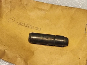 Moto Guzzi 750 850 1000 1100 Valve Guide 13036600 - NOS - Bild 1 von 1