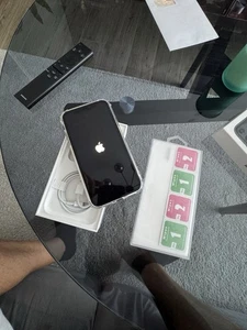 Apple iPhone 11 Smartphone 128GB Schwarz Black ohne SIM-Lock - Bild 1 von 9