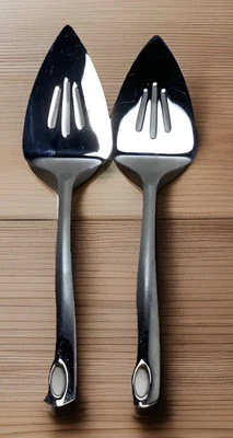 2 Oneida 18/8 Pastry Pie Cake Servers Stainless Steel - Image 1 of 3
