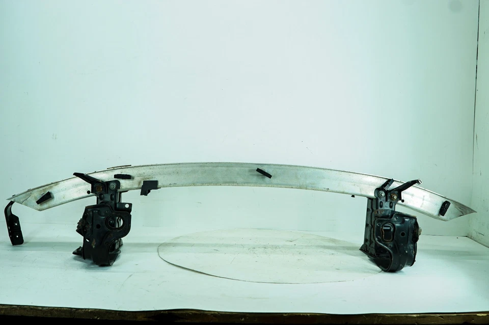 Conjunto de barras de refuerzo de parachoques delantero Nissan Titan XD 16-19 OEM 5116 Foto 1 de 4