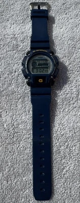 Reloj deportivo cronógrafo digital de resina azul clásico G-SHOCK CASIO DW9052-2V para hombre Foto 1 de 4