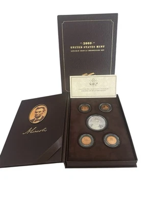 2009 US Mint Lincoln Coin Chronicles set - Image 1 of 3