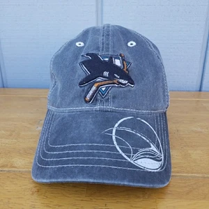 Gorra de Tiburones San José Ajustable con Correa NHL Y2K Gris Logotipo Elevado - Imagen 1 de 11