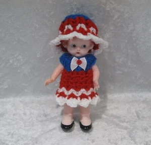 Hecho a medida MUÑECA KNICKERBOCKER SONAJERO #10 Hecho a mano Crochet Vestido y Sombrero Conjunto - Imagen 1 de 3