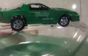 O'Reilly 2024 M2 Chevrolet Camero IROC-Z decorazione natalizia 1:64 verde pressofuso - Foto 1 di 12