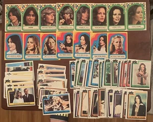 Juego parcial de pegatinas Topps Charlie’s Angels 1977 93/253 y 15/44 - Imagen 1 de 2