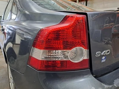 Lámpara trasera lateral del conductor Lh 2007 S40 Sku#4119514 Foto 1 de 4