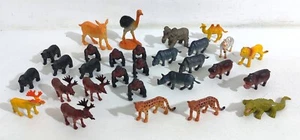 89143 Cs13 Statuine in plastica - Lotto 29 animali - Picture 1 of 3