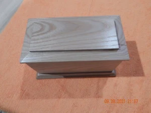 ASH WOODEN PET URN - Picture 1 of 7